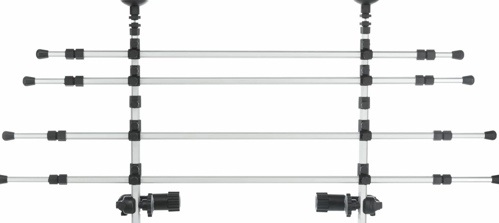 TRIXIE verstellbare Hundesicherung für den Kofferraum "Auto-Gitter, mit Kopfstützenfixierung, Breite: 105–172 cm Höhe: 46–60 cm, silber/schwarz" - 13172