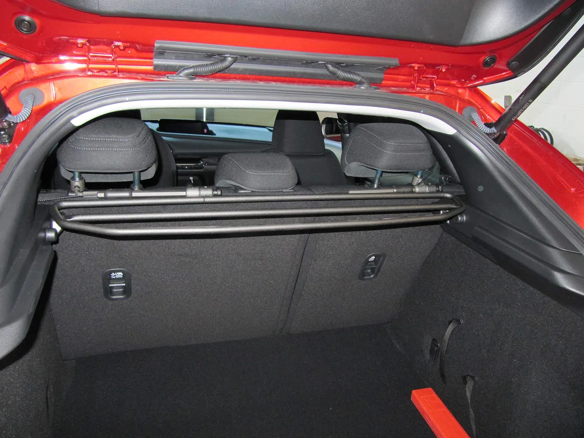 ERGOTECH Trenngitter Hundegitter Schutzgitter kompatibel mit Mazda CX-30 (ab BJ 2019), RDA65HBG-2HXXS, für Hunde und Gepäck